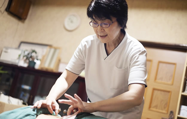 鍼灸治療の様子